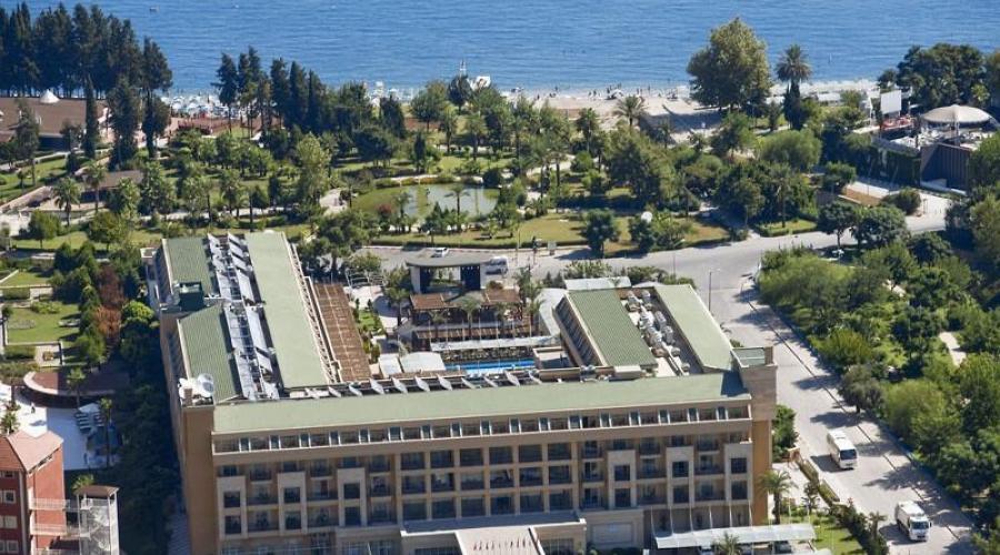 Crystal De Luxe Hotel Resort & Spa