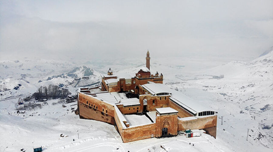 Doğu Ekspresi Rotası: Van, Karlar Altında İshakpaşa, Kars, Erzurum Palandöken Turu (4 Gece Otel)
