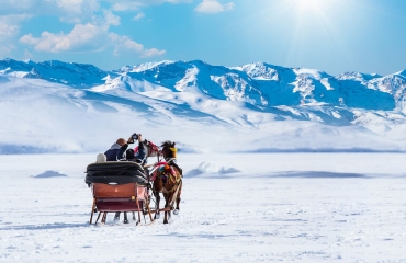 Doğu Ekspresi Rotası: Uçakla Kars, Çıldır Gölü, Sarıkamış, Palandöken, Erzurum Turları (2 Gece Otel)