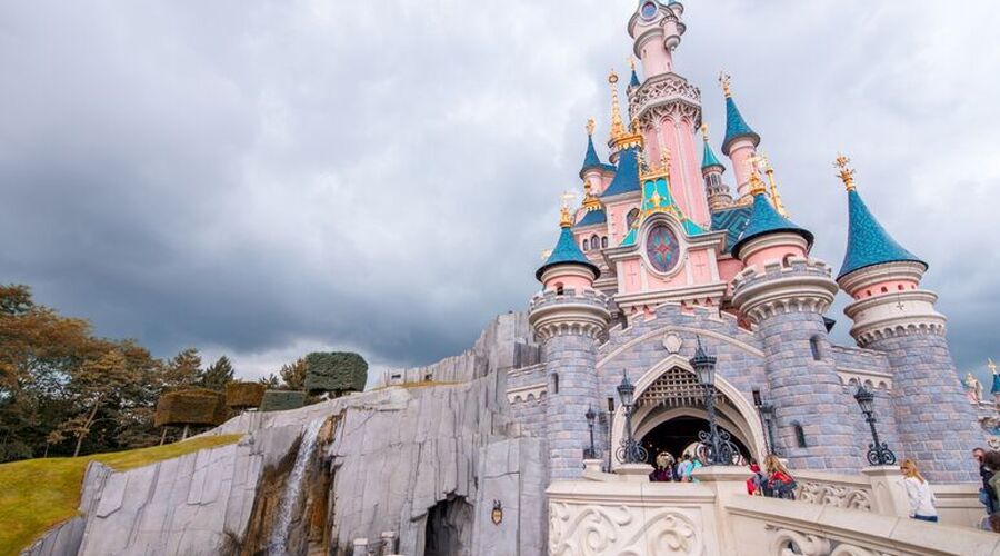 İzmir`den Aktarmasız; Paris & Disneyland & Brüksel & Amsterdam Turu